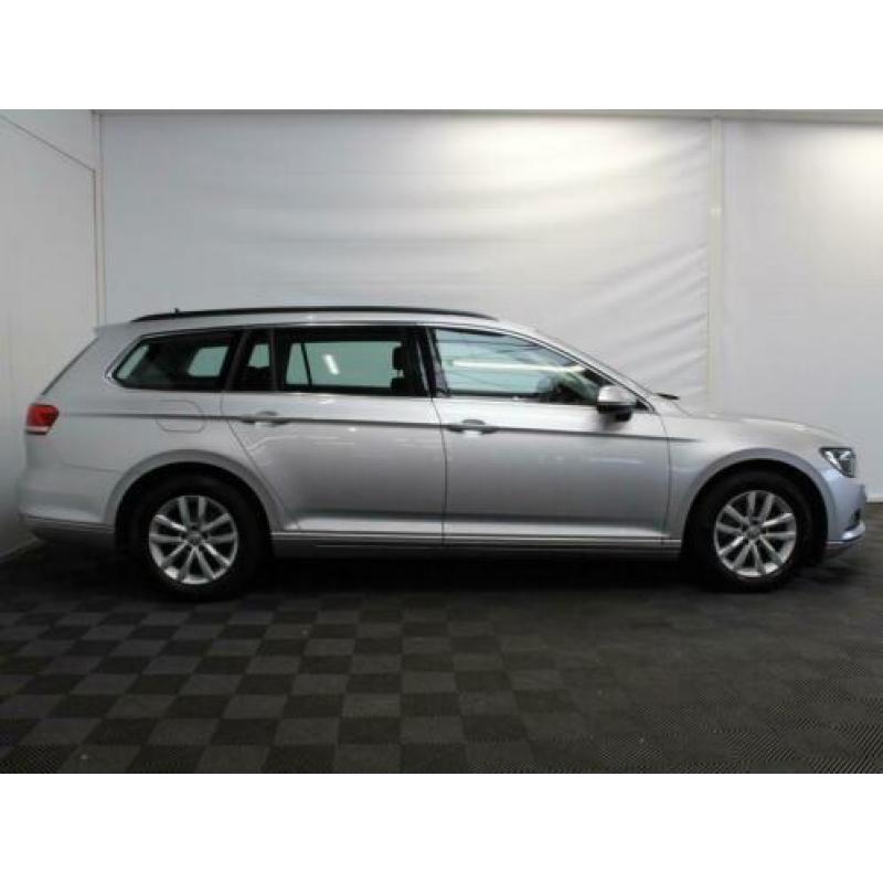 Volkswagen Passat Variant 1.6 TDI Highline NAVI AUTOMAAT ECC