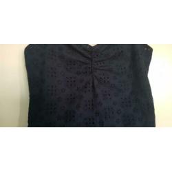 Nieuw donkerblauw brodderie jurkje Maat 36/ 38 B