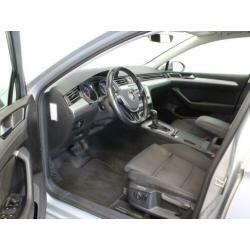Volkswagen Passat Variant 1.6 TDI Highline NAVI AUTOMAAT ECC