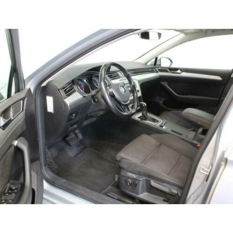 Volkswagen Passat Variant 1.6 TDI Highline NAVI AUTOMAAT ECC