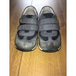 Leren schoenen voor een jongen maat 25