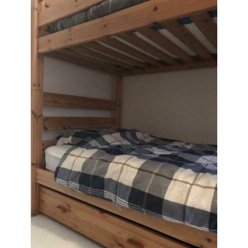 Grenen stapelbed
