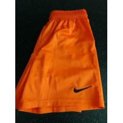 Nike maat M: 10/12 jaar