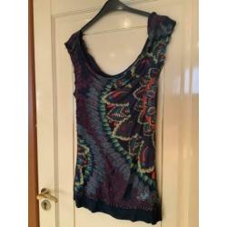 Mooie top van het merk Desigual, maat XL. Tops
