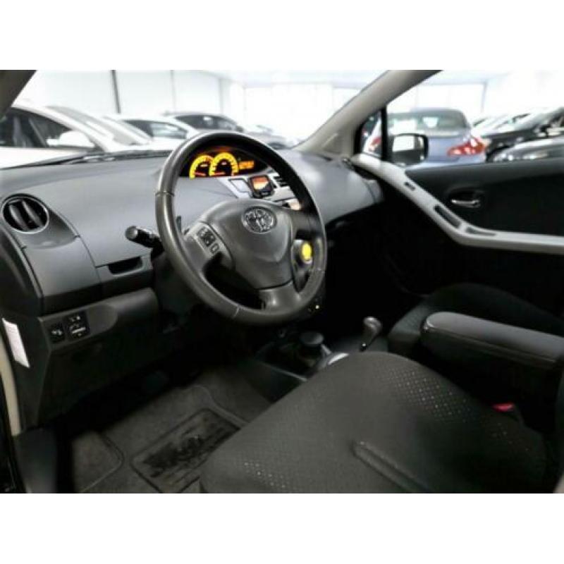 Toyota Yaris 1.3 VVTi Aspiration *Automaat 5 deurs 53.000km*