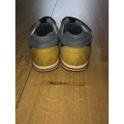 Leren schoenen voor een jongen maat 25