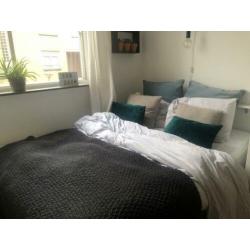 Wit Ikea bed (frame & matras) 140 x 200