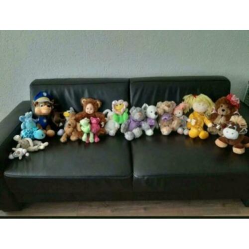 Speelgoed knuffels van dieren met knuffelton