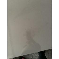 Prachtige en stevige eettafel met salon tafel samen een set