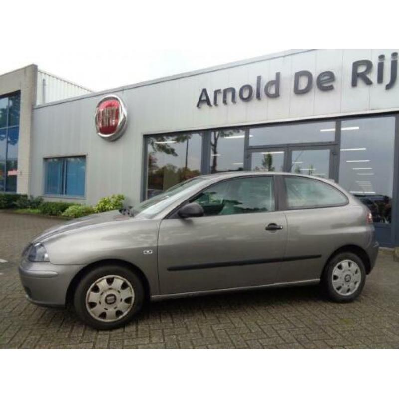 Seat Ibiza 1.4 Automaat met Invalide aanpassing (bj 2004)