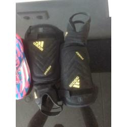 Voetbalschoenen + scheen- enkelbeschermers - Adidas