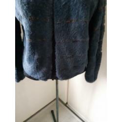 Nieuwstaat: Blauw fluffy vest EKSEPT mt XL