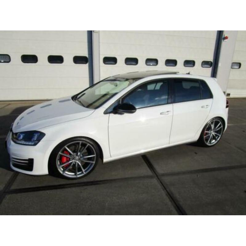 Volkswagen Golf 2.0 TSI GTI VOLKSWAGEN GOLF 2.0 GTI BOMVOL O