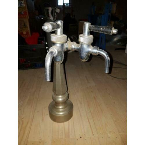 Oude 2 kraans biertap