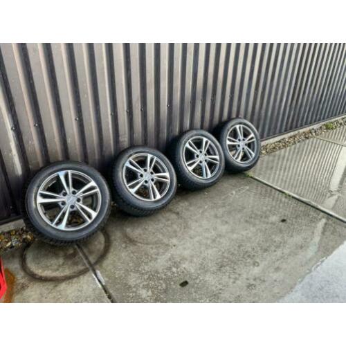 16 Inch Audi A3 8V Set Velgen Met Winterbanden