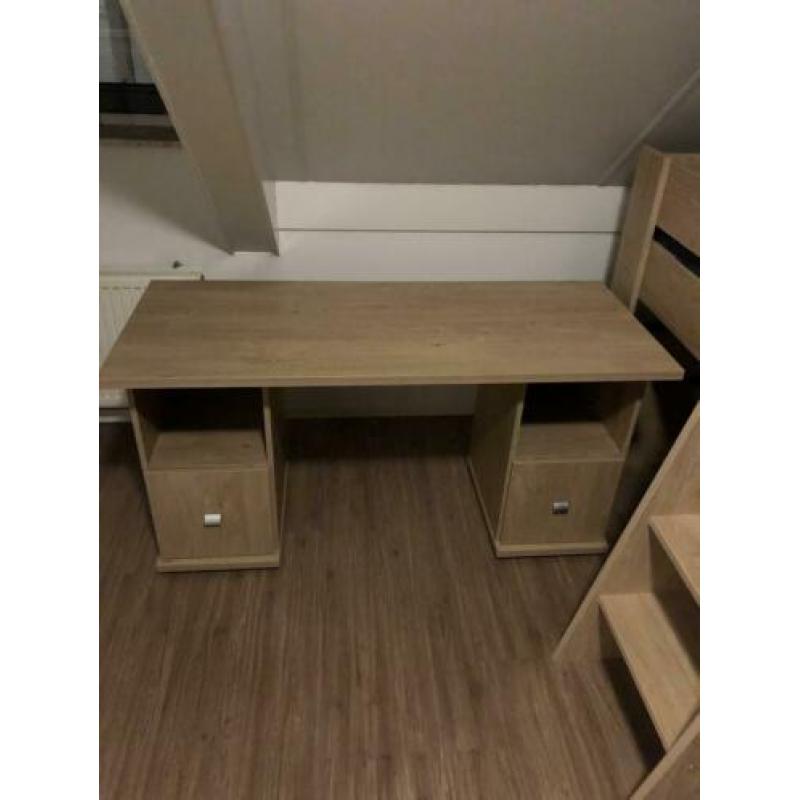 Hoogslaper met buro