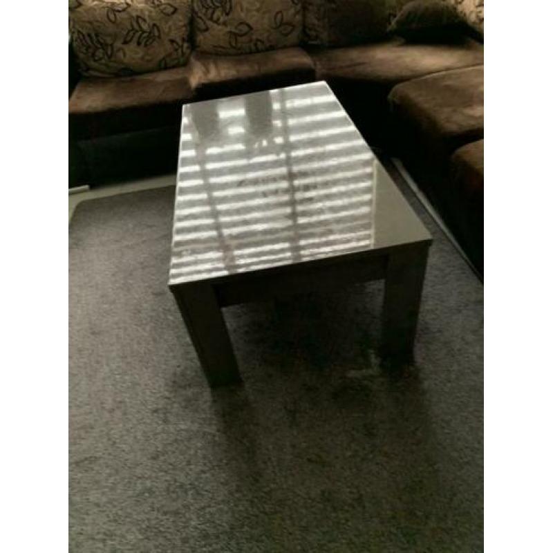 Prachtige en stevige eettafel met salon tafel samen een set