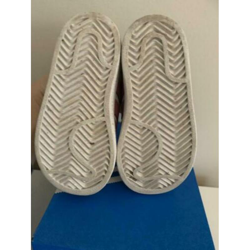 Adidas Superstar meisjes schoenen maat 23