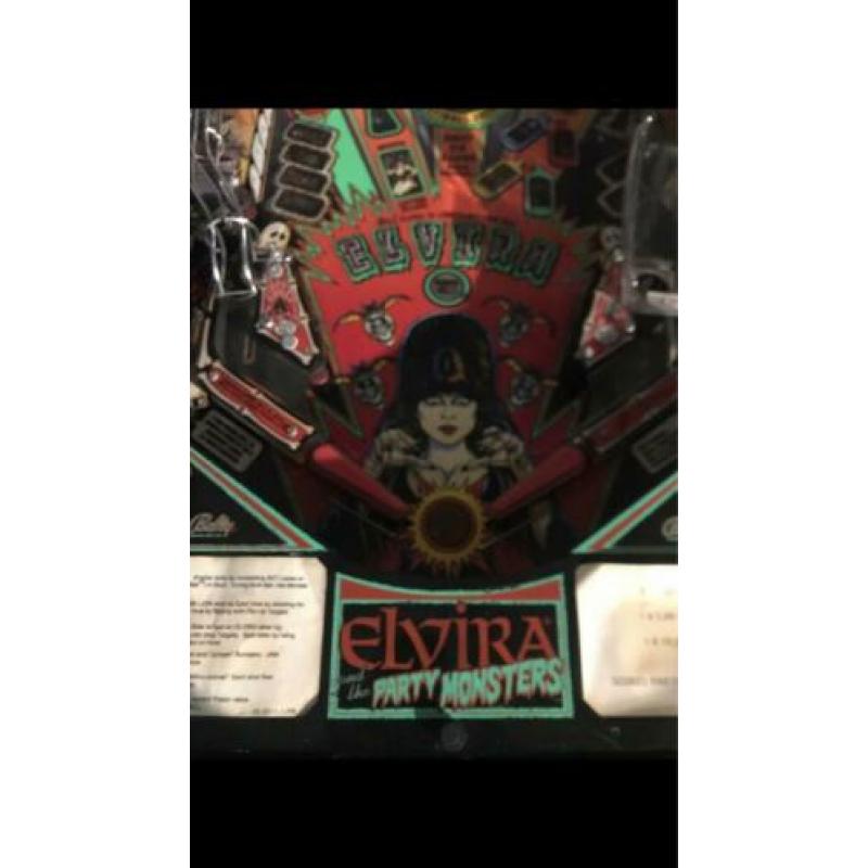 Flipperkast Elvira and The Partymonsters