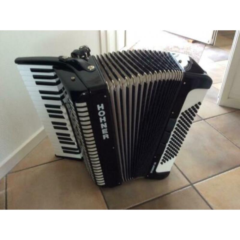 Mooie zgan Hohner Student 96 bas
