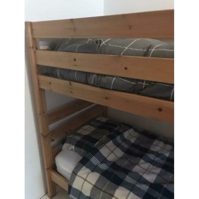 Grenen stapelbed