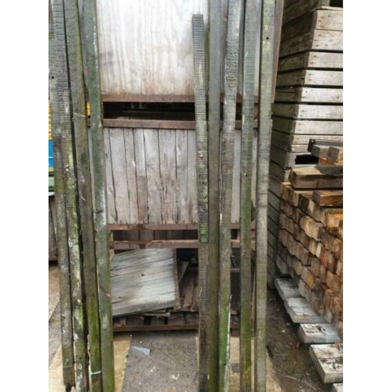 Hardhouten palen 6x6 200/220cm 9 stuks