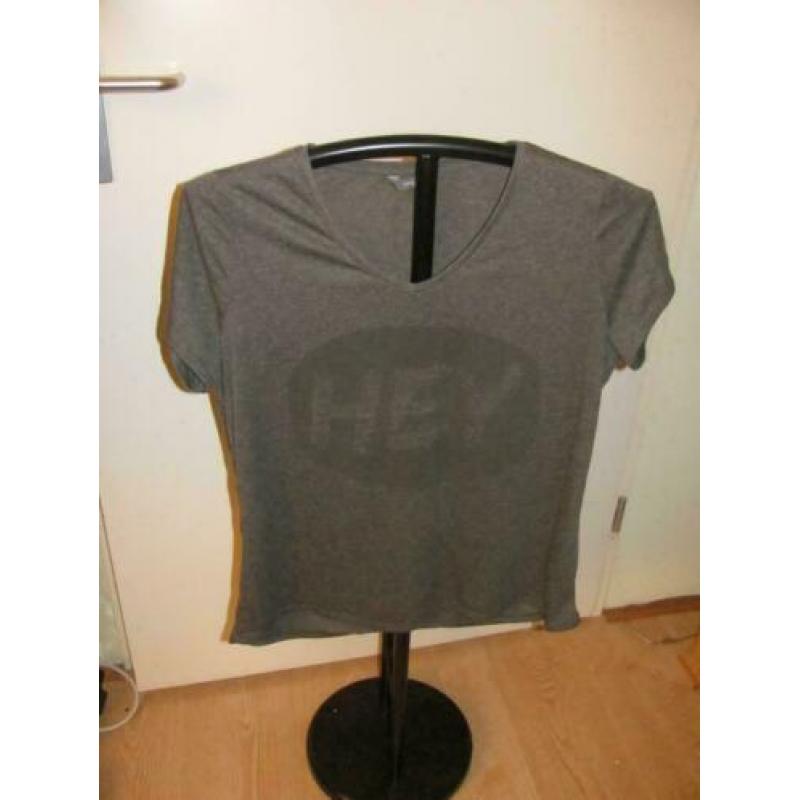 Kaki kleur shirt van de Hema met korte mouwen maat XL...