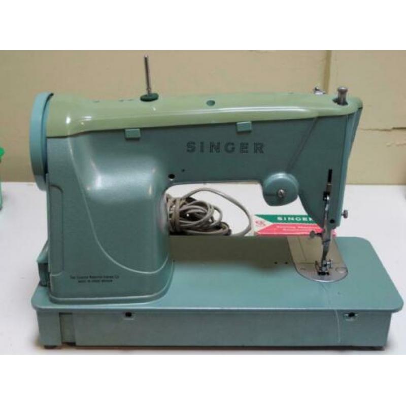 Te koop: Singer 327K naaimachine