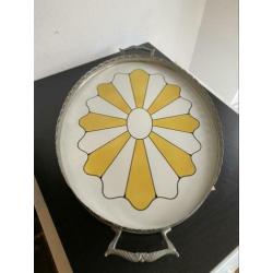 Prachtige Brocante, vintage porseleinen dienblad in metaal
