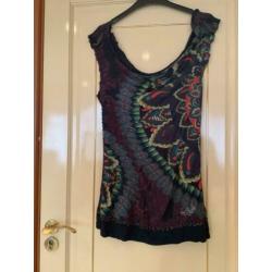 Mooie top van het merk Desigual, maat XL. Tops