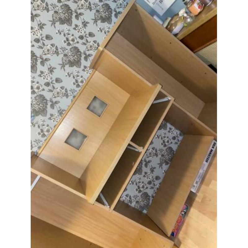 Bureau hout met 2 kasten