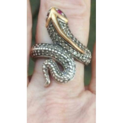 vintage grote ring slang met saffieroogjes en markesietjes