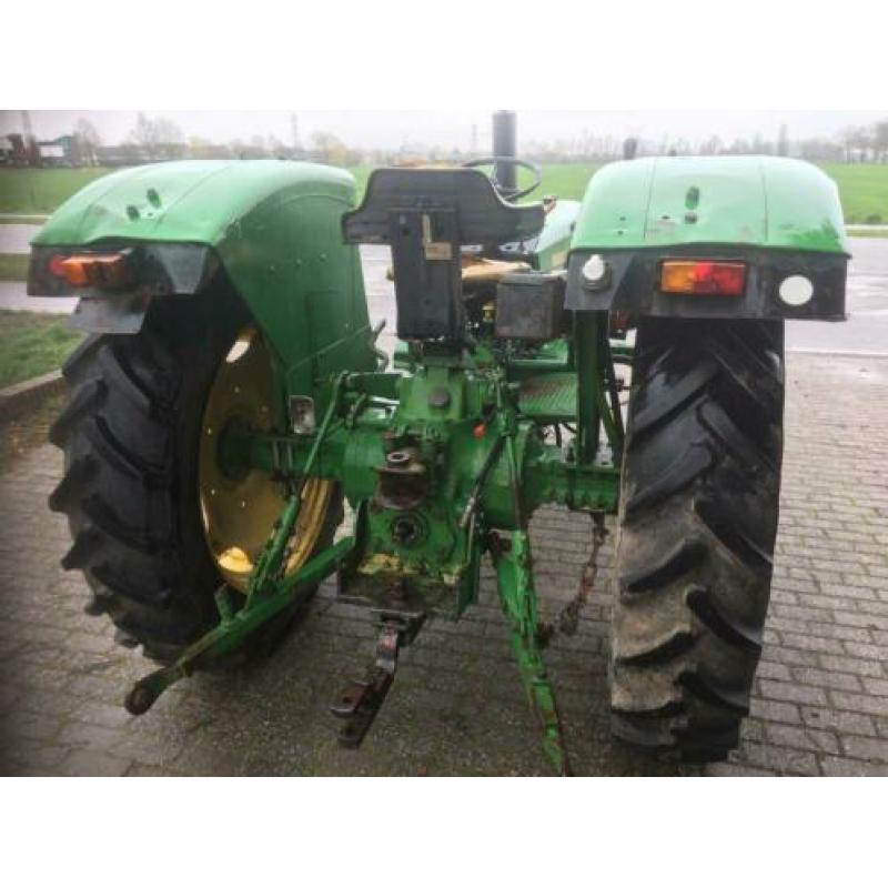 John Deere 2130. Stuurbekrachtiging gratis voorlader