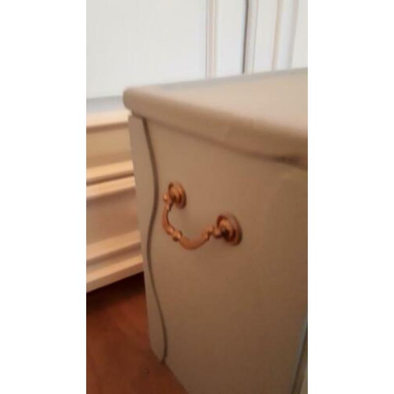 Leuk oud houten kastje/zitje