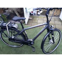 E bike Bosch active motor 700 km in nieuwstaat.