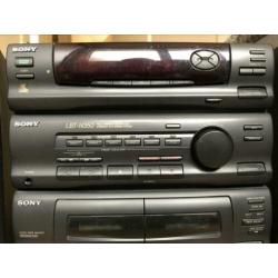 Te koop Sony stereo set.