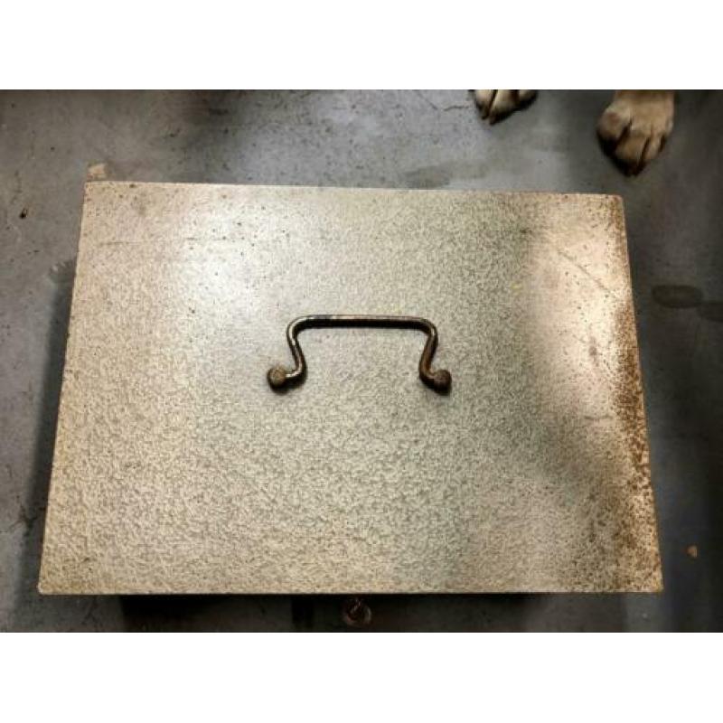 Geldkistje, kluisje,kleur grijs zilver kleur, safety, metaal