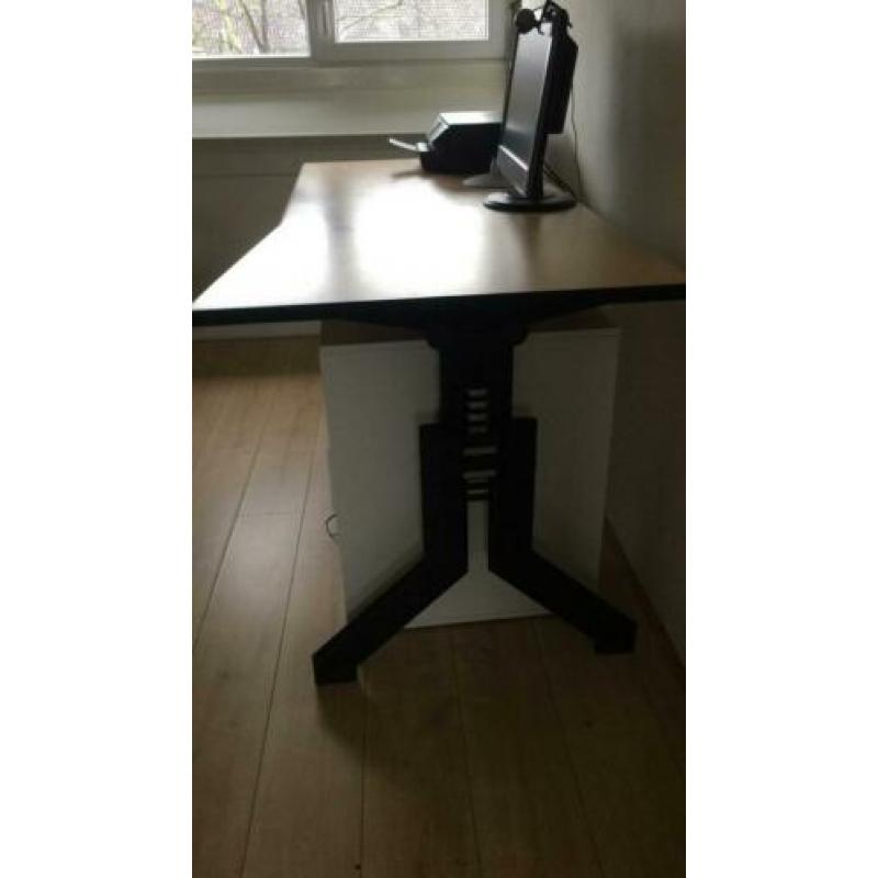 Kembo bureau, l 180 x 80/90x 81 (verstelbaar)