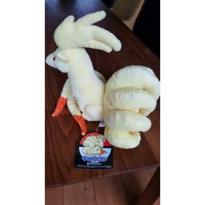Pokémon Center Ninetales knuffel