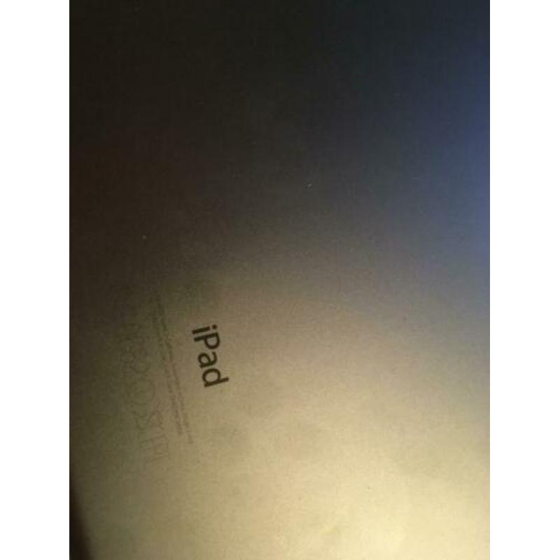 iPad Air A1474 inclusief doos, smartcase, bon, klein defect