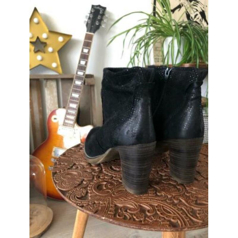 Mooie zwarte enkellaarsjes Tamaris mt 41, ZGAN