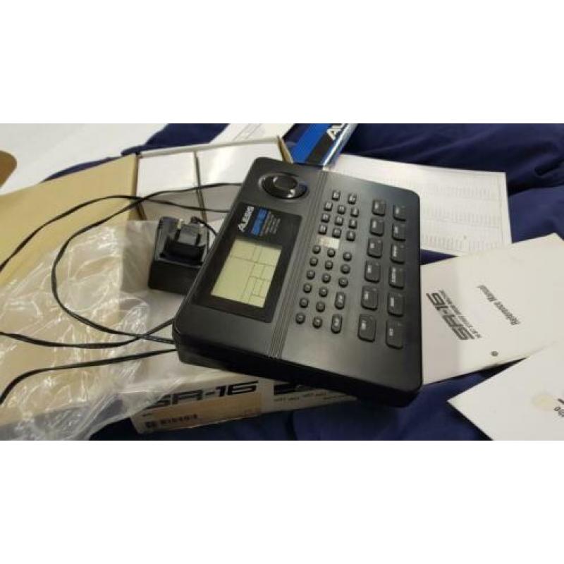 Alesis sr16 drumcomputer