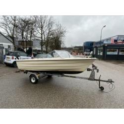 Nette speedboot met trailer en motor