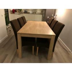 Eettafel met 6 stoelen