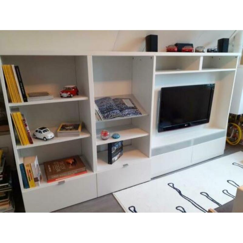 Besta tv meubel en kast