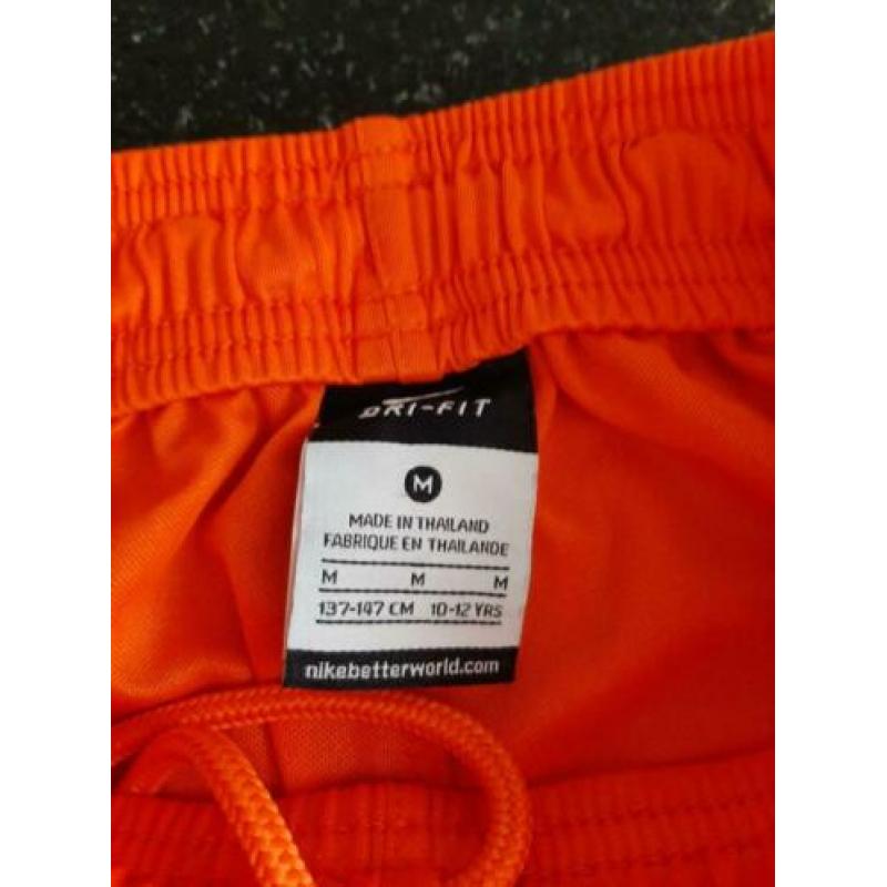 Nike maat M: 10/12 jaar