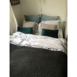 Wit Ikea bed (frame & matras) 140 x 200