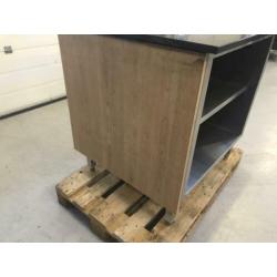 kast met granieten blad // RVS werkblad horeca