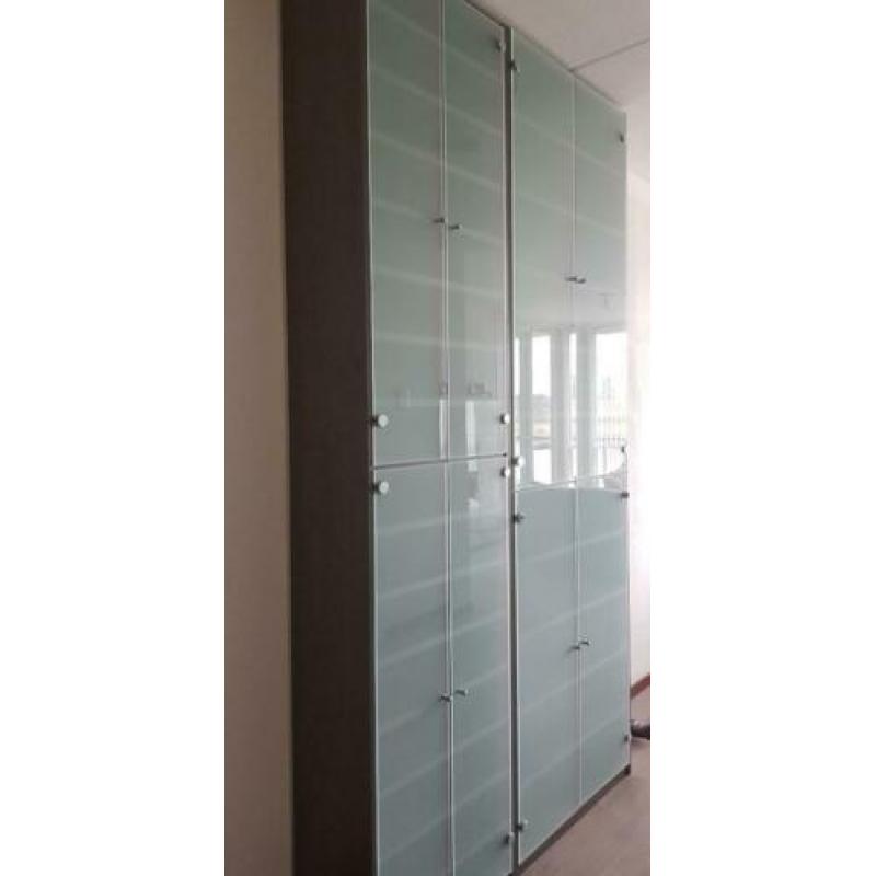 Cd kast 260 x 32 x 139 2 delen
