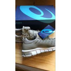 Asics maat 39 (40)